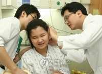 중앙대병원, 청력상실 몽골 女兒 수술비용 지원 